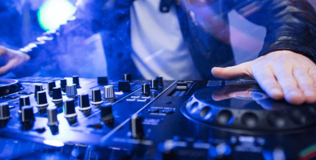 The Benefits of Professional DJ Services